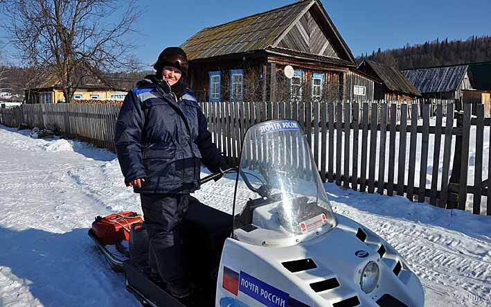 На этом снегоходе Алена объезжает свой участок, а это 135 километров.