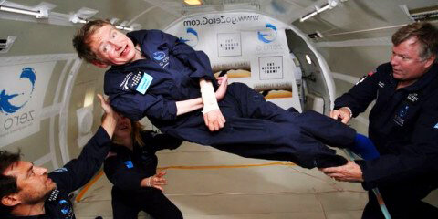 Стивен Хокинг осваивает невесомость