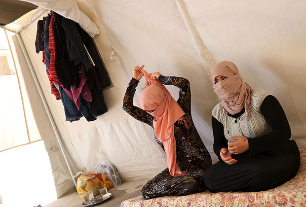 Сестры-езидки, бежавшие из плена ИГ