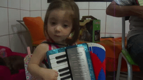 А я играю на гармошке... Чмок вас всех!