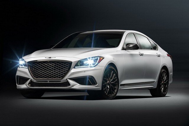 На фото новая конфигурация Genesis G80 Sport белого цвета