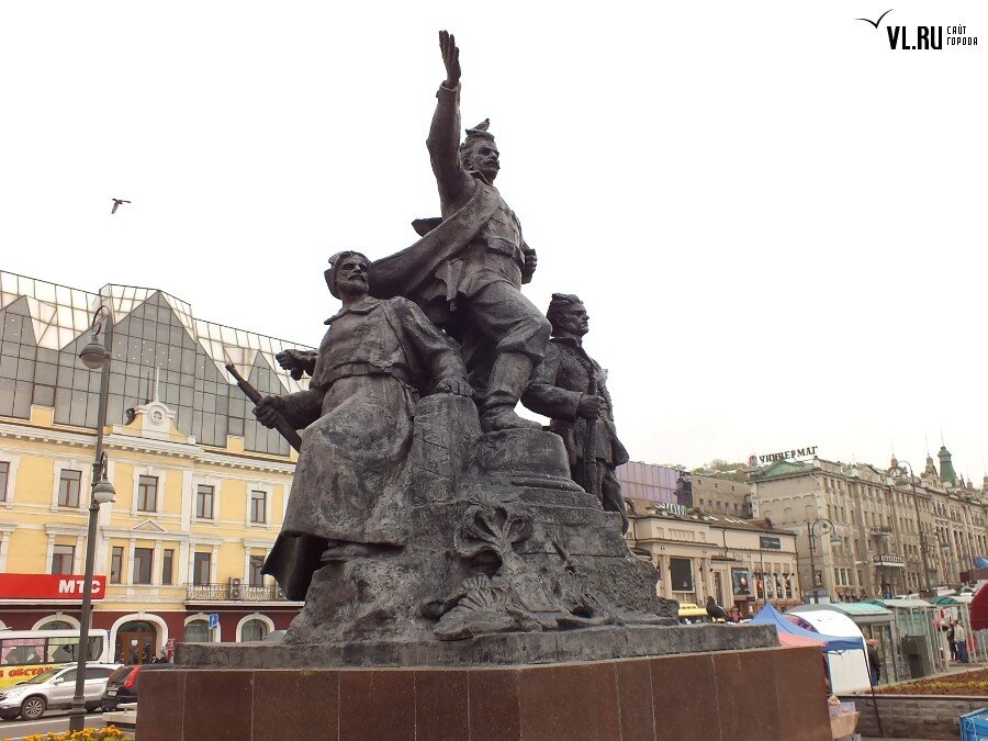 Борцам за власть Советов на Дальнем Востоке 