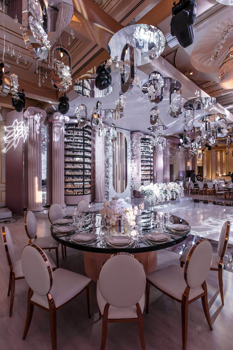 Самый дорогой ресторан в москве. Four Seasons Москва. Four Seasons Москва банкетный зал. Four Seasons Hotel 5 Москва. Four Seasons Moscow свадьба.