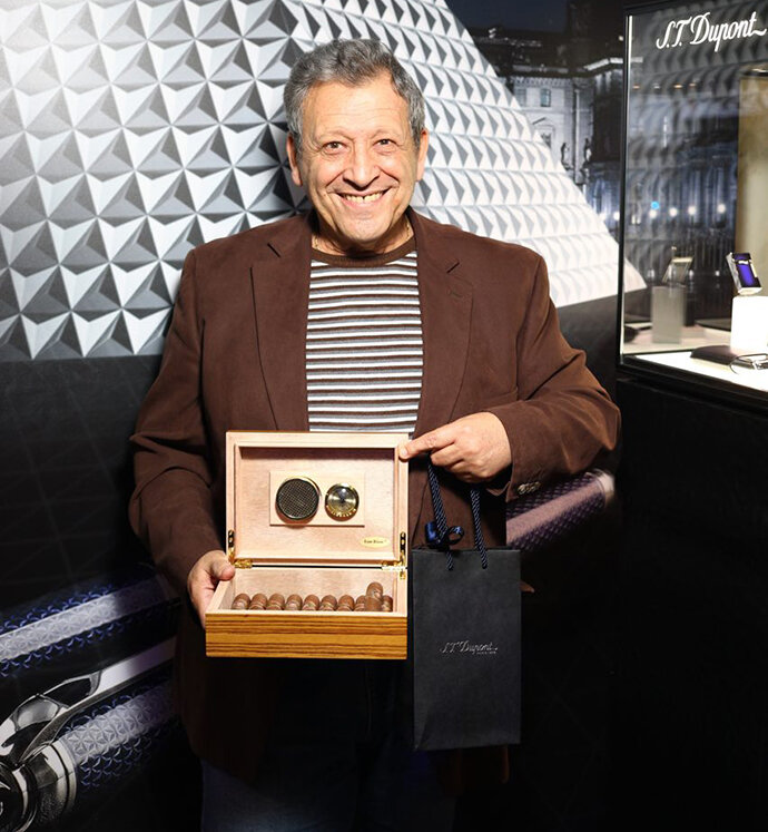 Борис Грачевский с зажигалкой S.T. Dupont