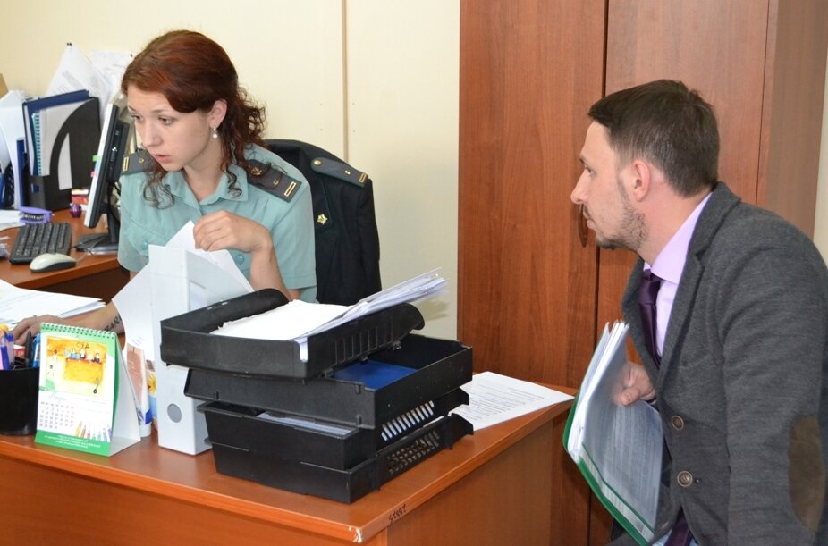 Судебные приставы