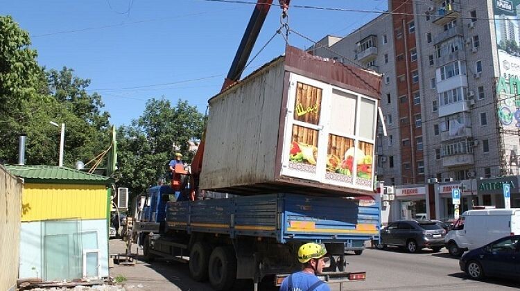 Вот, может кто-то сказать, мало мы отвечаем Западу на их санкции. Они вводят все новые и новые ограничения против стремительно развивающегося государства, а адекватных ответов с нашей стороны что-то маловато.