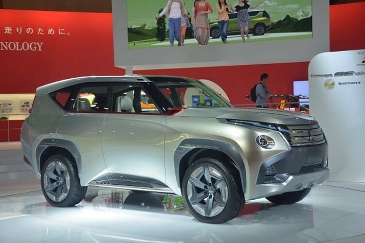 Новый Mitsubishi Pajero станет экономичным роскошным внедорожником