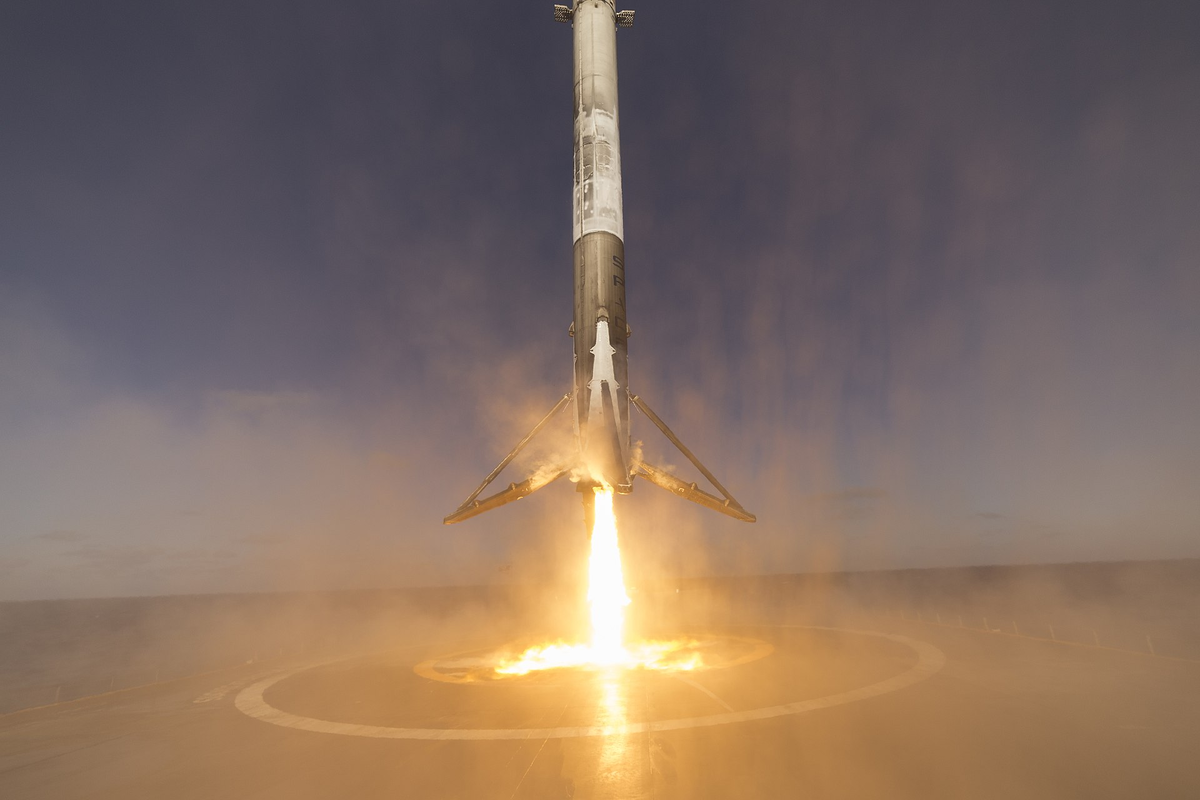 Посадка первой ступени «Falcon 9»