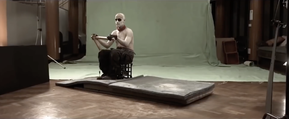 Твое лицо, когда ты скоро погибнешь под колесами фуры, при этом тебя еще клонируют на графике. 