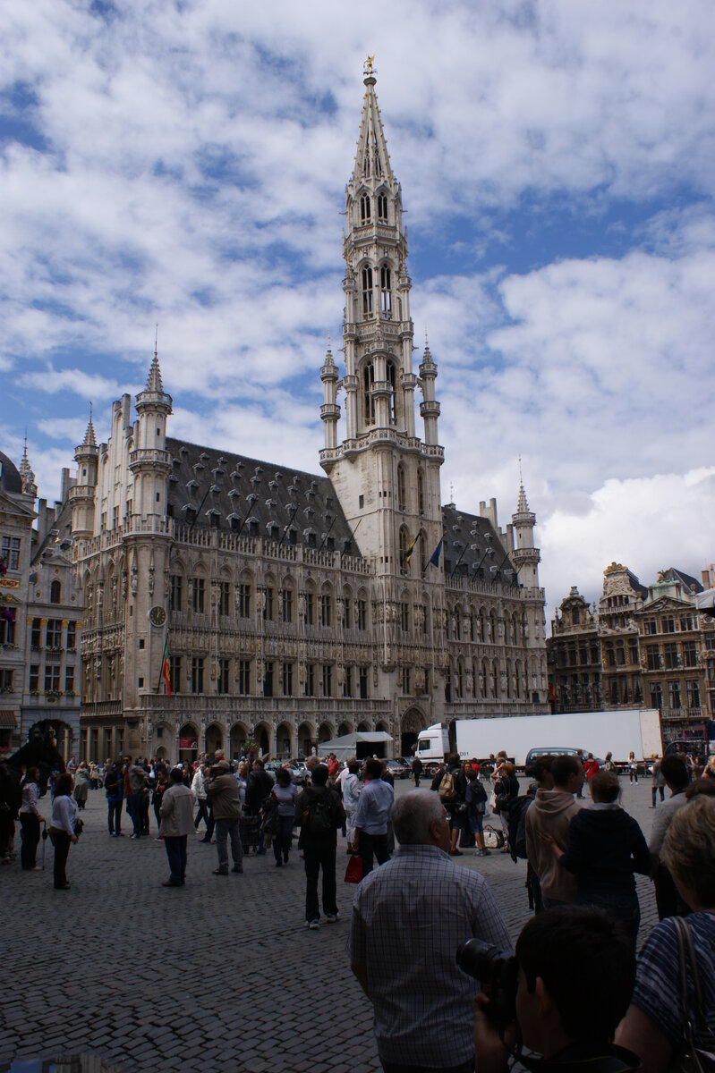 Ратуша на площади Гран-Плас