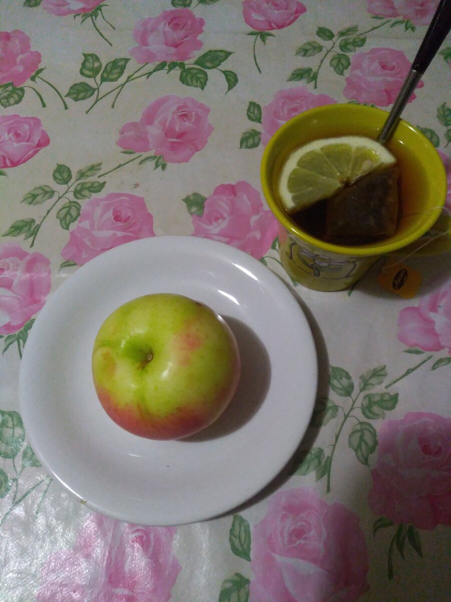 КБЖУ: 112/1,2/0,5/21,8