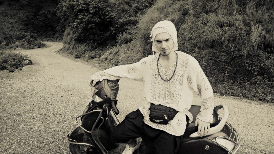 Взял в прокат мопед