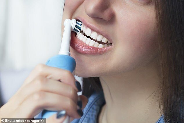 ИНТЕРЕСНО: Известный английский гинеколог призывает женщин использовать электрические зубные щетки по их прямому…
