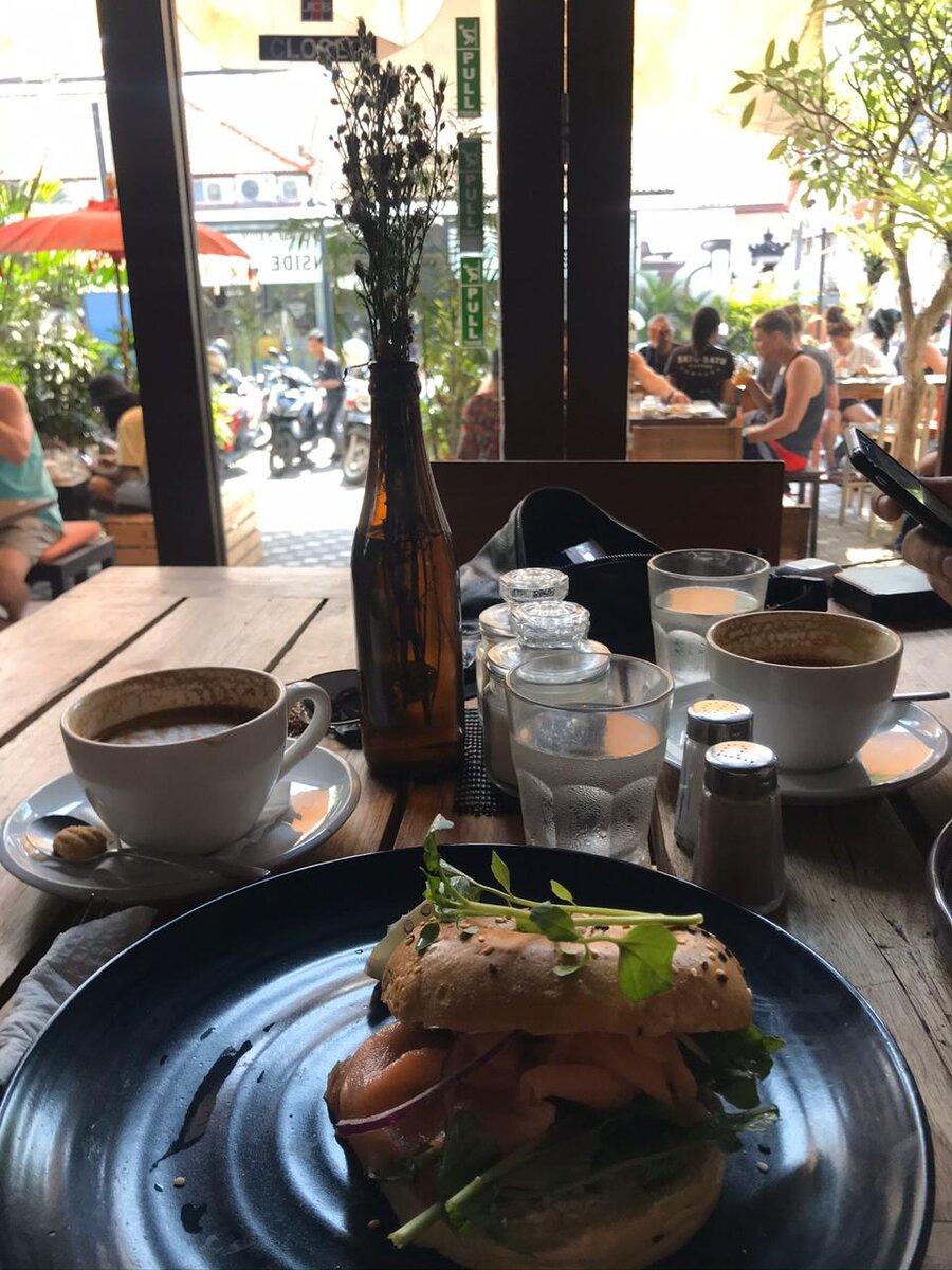 Завтрак в и SATU SATU