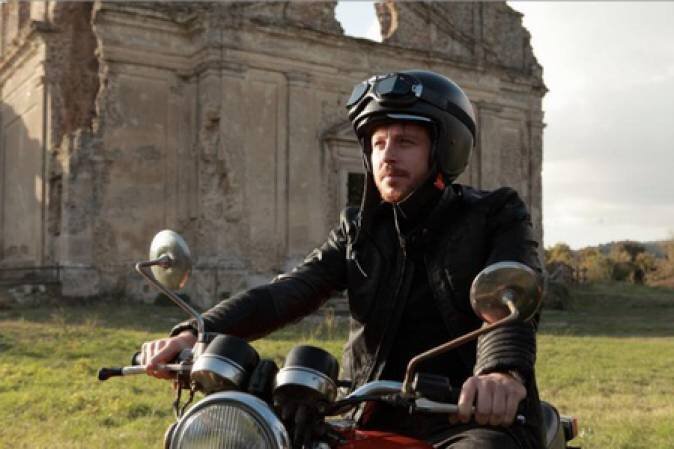 Кадр из сериала 13 апостол