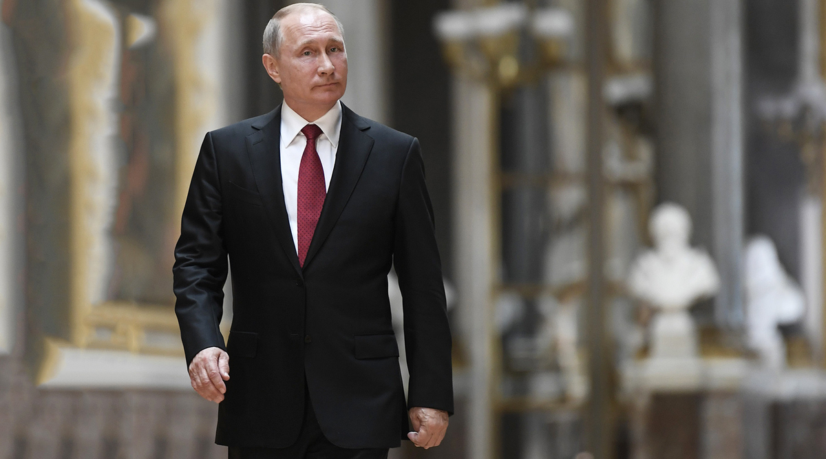 Черный костюм В.В. Путина