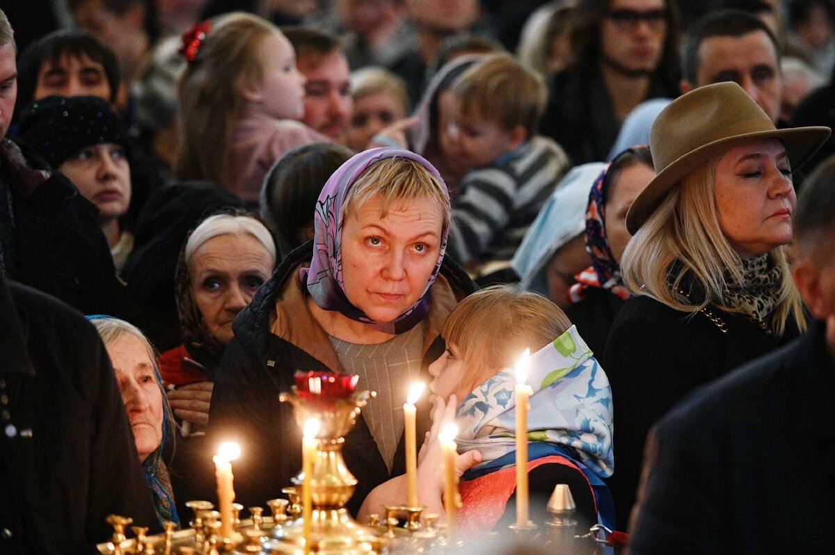 Разговор с Богом. Источник:  https://foto.patriarchia.ru/news/torzhestva-po-sluchayu-prisoedineniya-arkhiepiskopii-zapadnoevropeyskikh-prikhodov-russkoy-traditsii-k-russkoy-pravoslavnoy-tserkvi-liturgiya-v-khrame-khrista-spasitelya-vruchenie-patriarshey-gramoty-2019-11-03/
