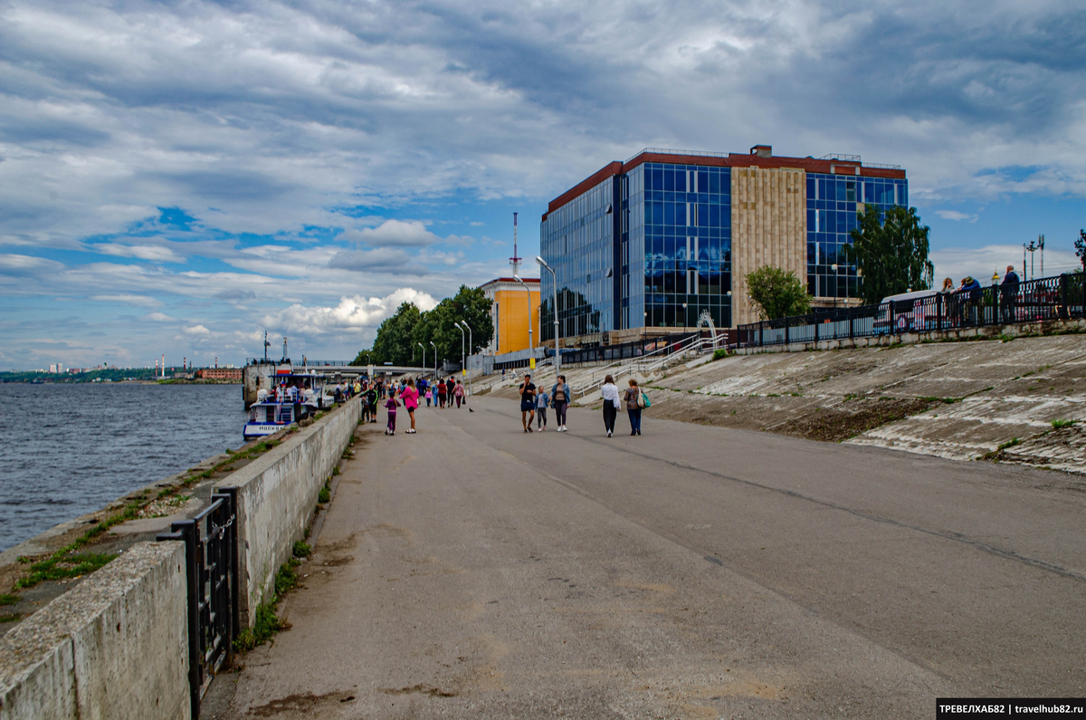 Пермь. Набережная Камы - лучшее общественное пространство города. Я  проверил! И немного интересных фактов | Непримиримый | Дзен