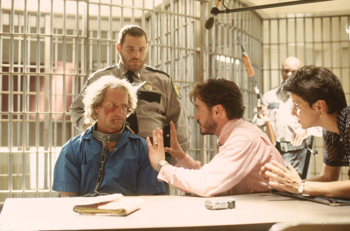 Кадр из фильма "Прирожденные убийцы", 1994 г.
