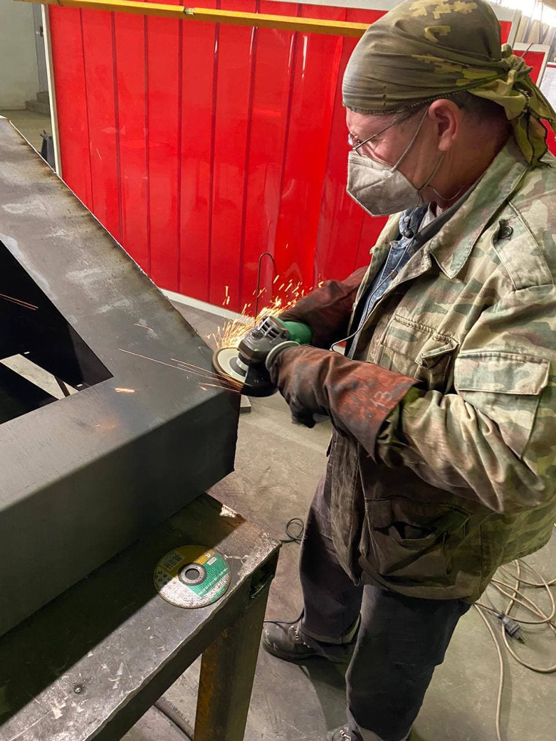 Не забывайте о правильном угле работы УШМ, используйте защиту