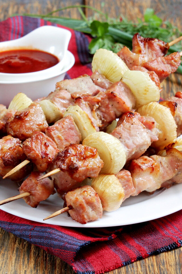 Как правильно делать шашлык. Шашлык на шампуре. Шашлык аппетитный. Шашлык на мангале. Шашлык на костре.