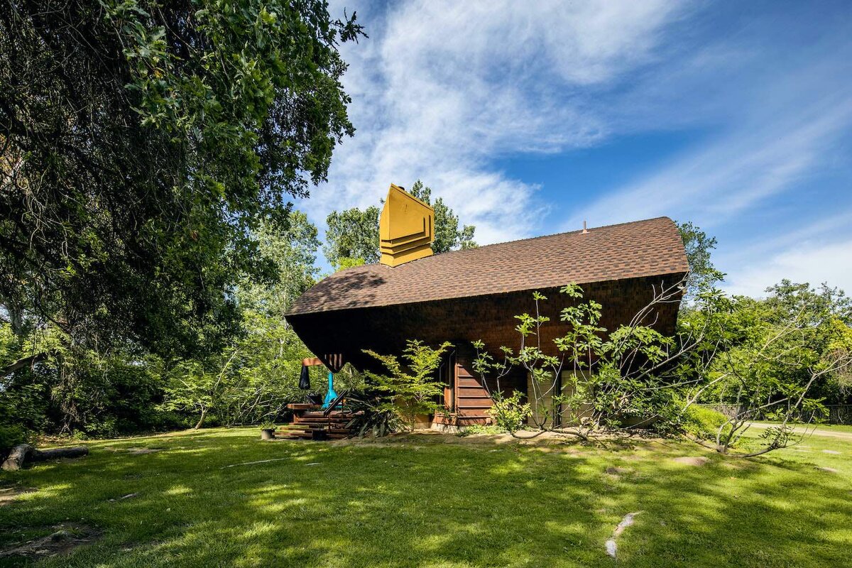 Источник изображения - https://amazingarchitecture.com/storage/files/1/Architecture%20firms/Arthur%20Dyson%20Architects/Creek%20House/Creek-House-Arthur-Dyson-Architects-Califorina-Stephan-Alvin-Photography-003.jpg