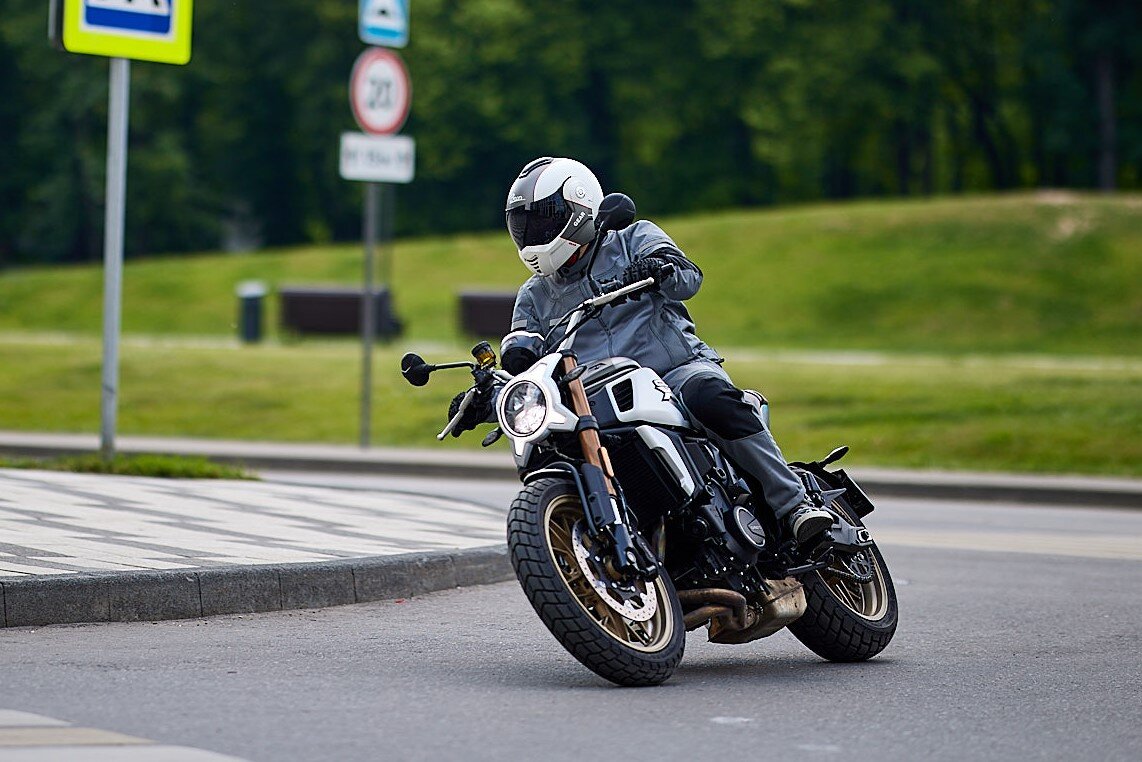 CF Moto 700 CLX