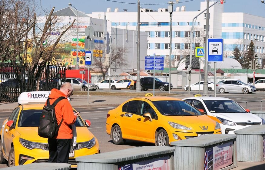    В России подорожает такси