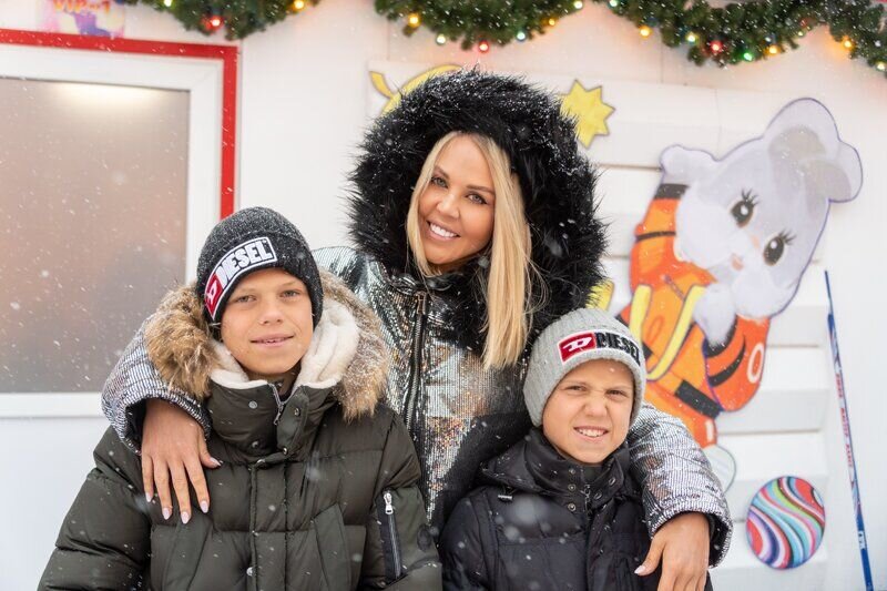 Мария Погребняк с сыновьями