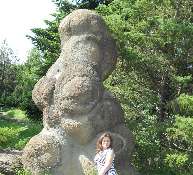 аммонит и я, п.Гончарка, дендрарий П.Букреева 2011 г.