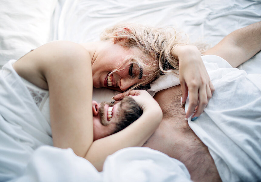 самые красивые позы для любви. страсть в постели. мужчина и женщина в постели. страсть в постели. влюбленные в постели.