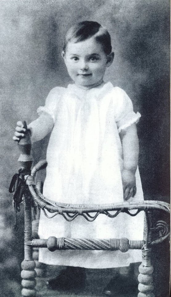 http://ilarge.lisimg.com/image/12093971/740full-clark-gable.jpg