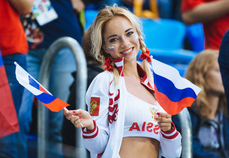 Друг самой страстной болельщицы рассказал о ее карьере порноактрисы