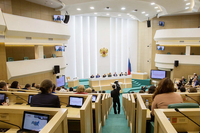  Совет Федерации посчитал перебором запрет для российских чиновников отдыхать в странах, которые ввели санкции против РФ.