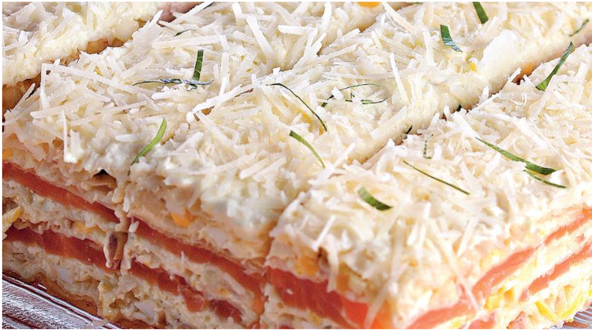 Мясной торт из слоеного теста