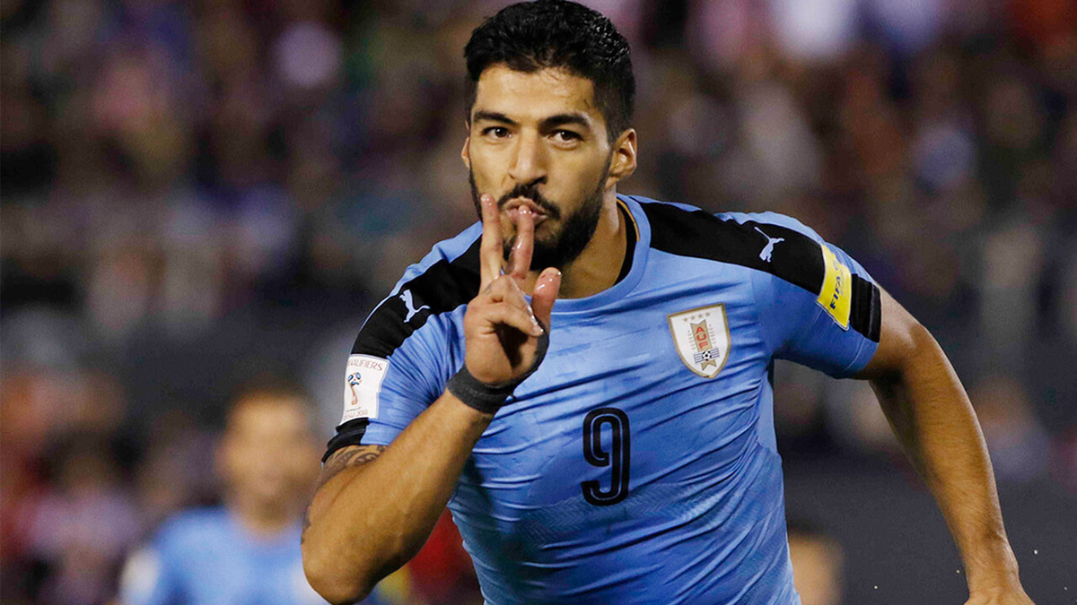 Свой второй матч Уругвай провел с Саудовской Аравией и так же со счетом 1:0. Но этот, опять таки победоносный удар, сделал уже Суарес.
