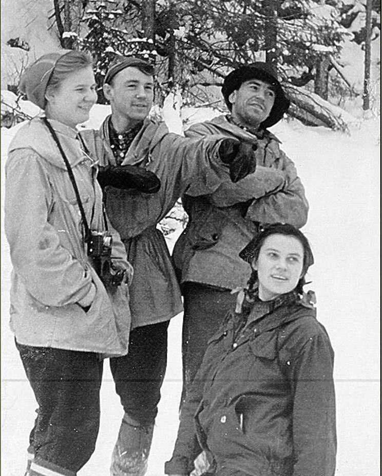 На снимке хорошо запечатлен фотоаппарат «Зоркий» - самая лучшая техника для ИК-съёмки  