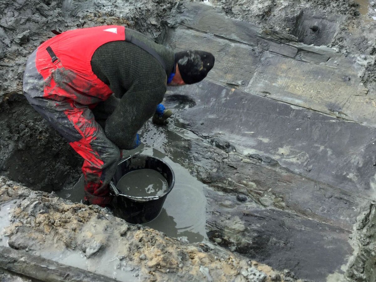 Археологи на месте кораблекрушения. Фото klfm967.co.uk