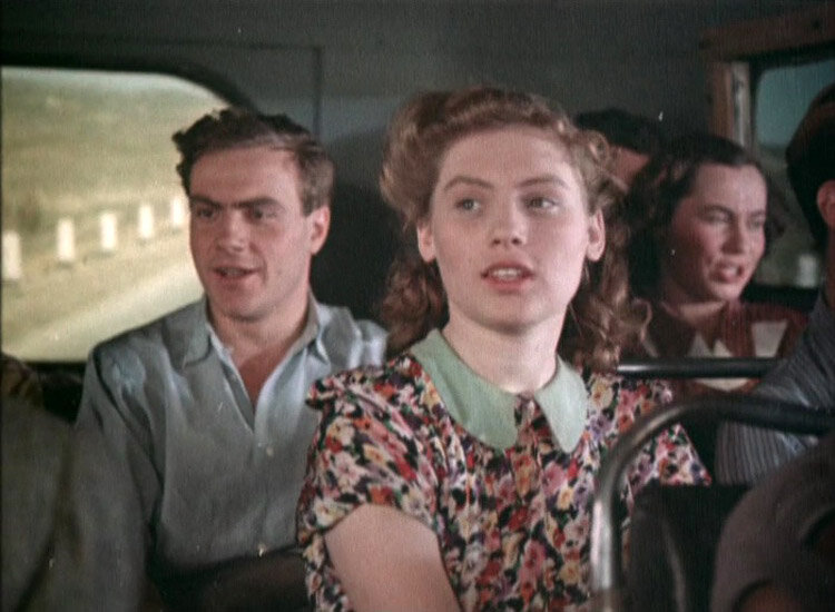 Алла Будницкая в фильме "Доброе утро" (источник фото:kino-teatr.ru)