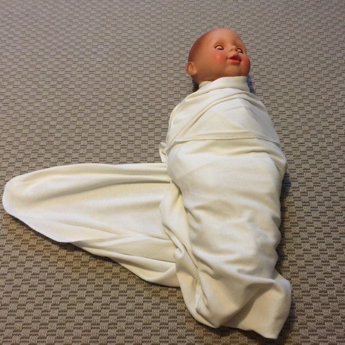 как пеленать ребенка новорожденного фото пошагово
