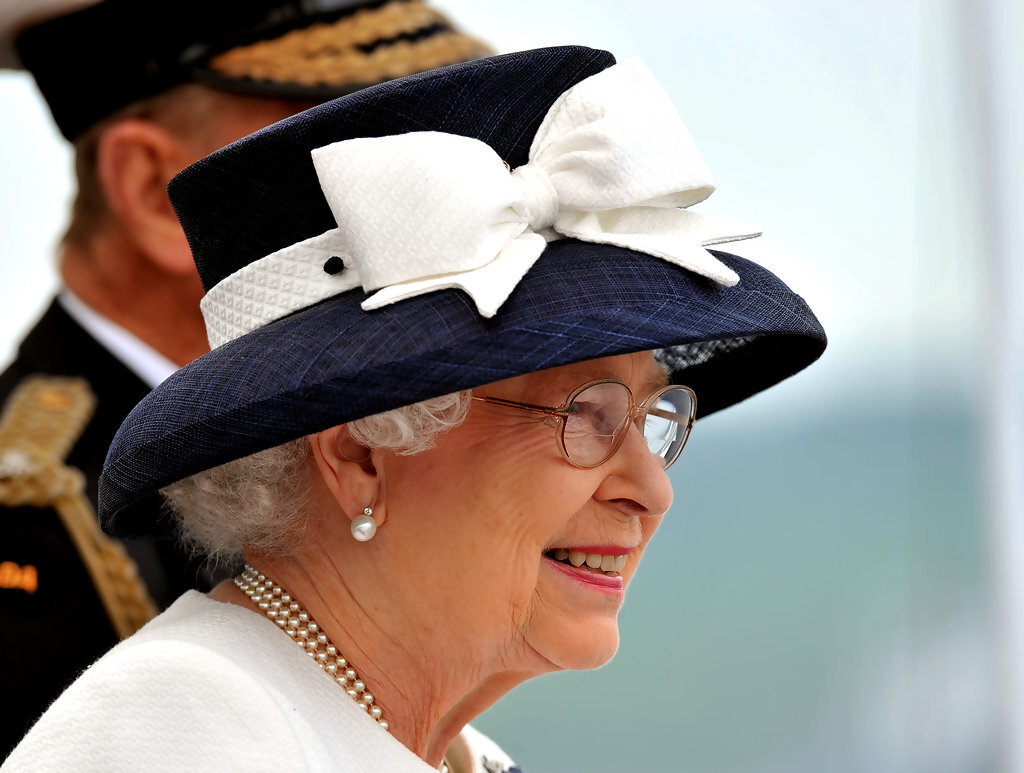 Кто управляет великобританией. Факты о Элизабет 2. Королевский смех. Queen Elizabeth 2 pictures.