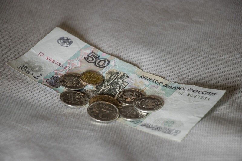Цены на продовольственные товары увеличились на 5,5%, на непродовольственные — на 4,5%, что «немного расходится» с прогнозами Минэкономразвития и ЦБ РФ на момент принятия решения о повышении НДС.