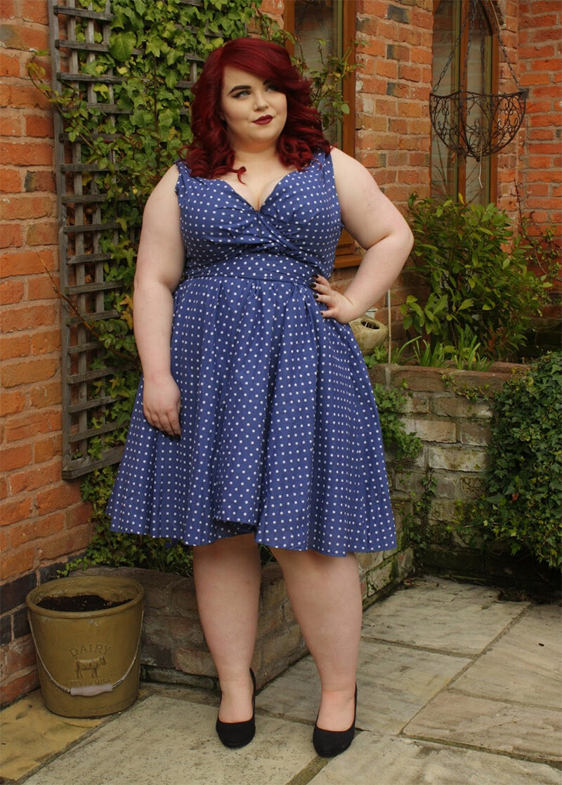 Красивая женщина! А вы что видите?