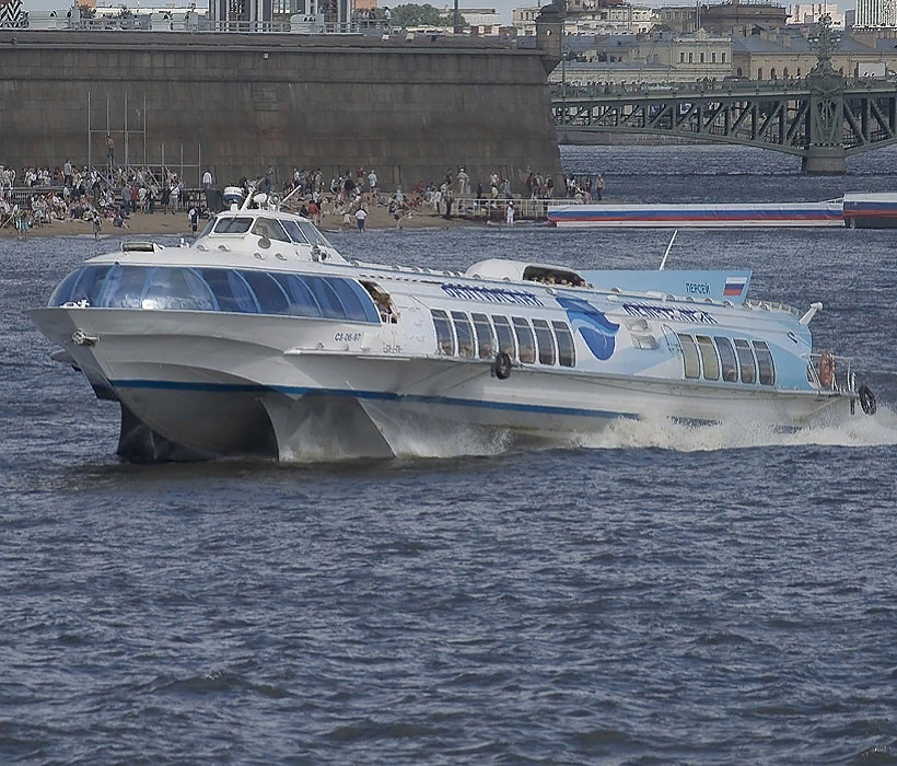 Корабль ракета скорость. Метеор катер на подводных крыльях. Корабль ракета скорость. Речной катер метеор. Корабль ракета скорость.