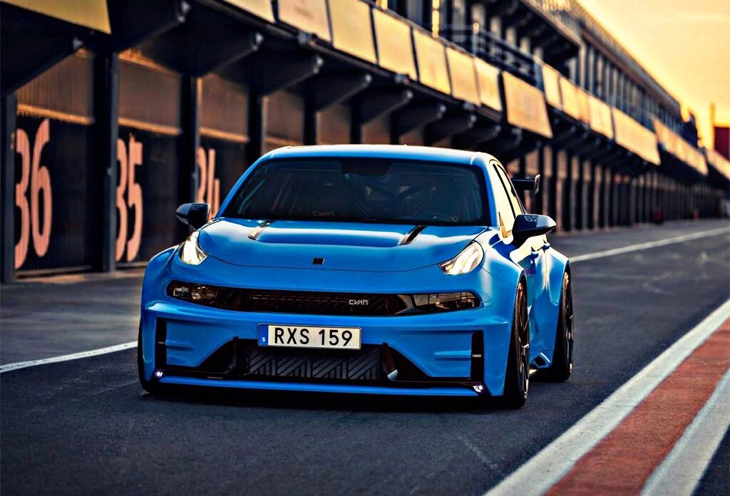 По заверению создателей,  Lynk & Co 03 Cyan Concept - это гоночный болид, адаптированный для дорог общего пользования.