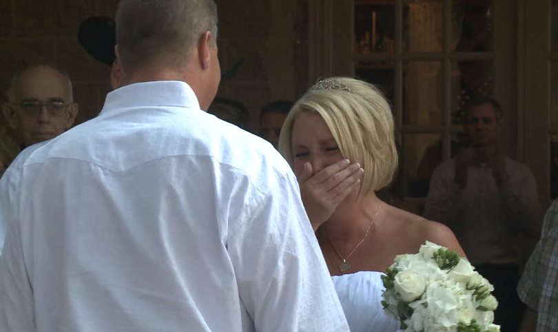 19-Year-Old Bride with Terminal Cancer Has Beautiful Wedding at Hospital - YouTu