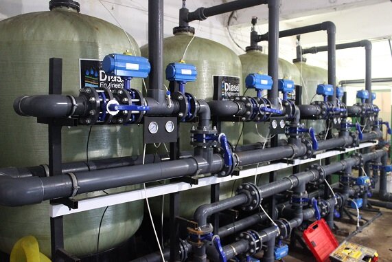 А вот так выглядят системы очистки воды на промышленных предприятиях