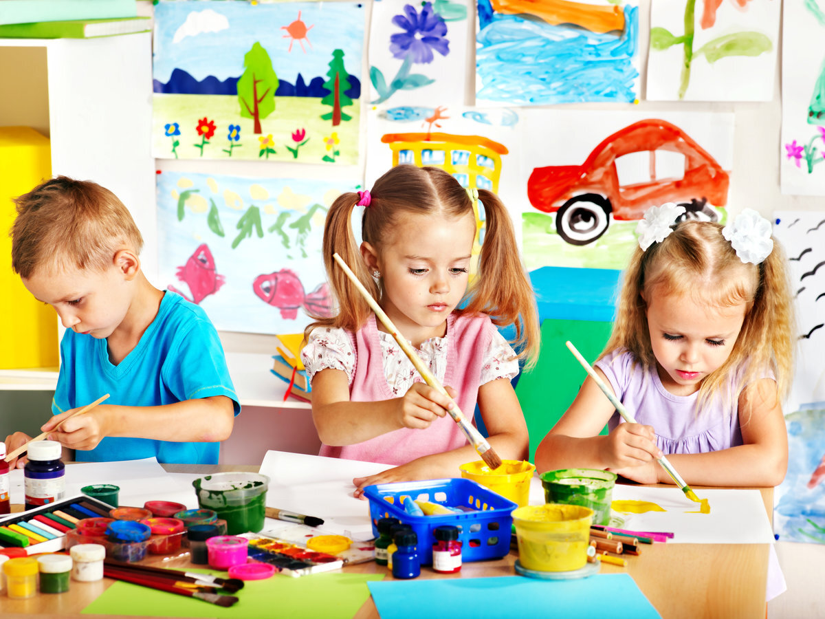          Поэтапное рисование для детей — способ, который поможет вам развить творческие способности вашего ребенка, вне зависимости от его природных данных. Я работаю в сфере дополнительного образования и такой способ в своей практике использую часто, при этом работы детей всегда получаются замечательными, а родители остаются довольными.  