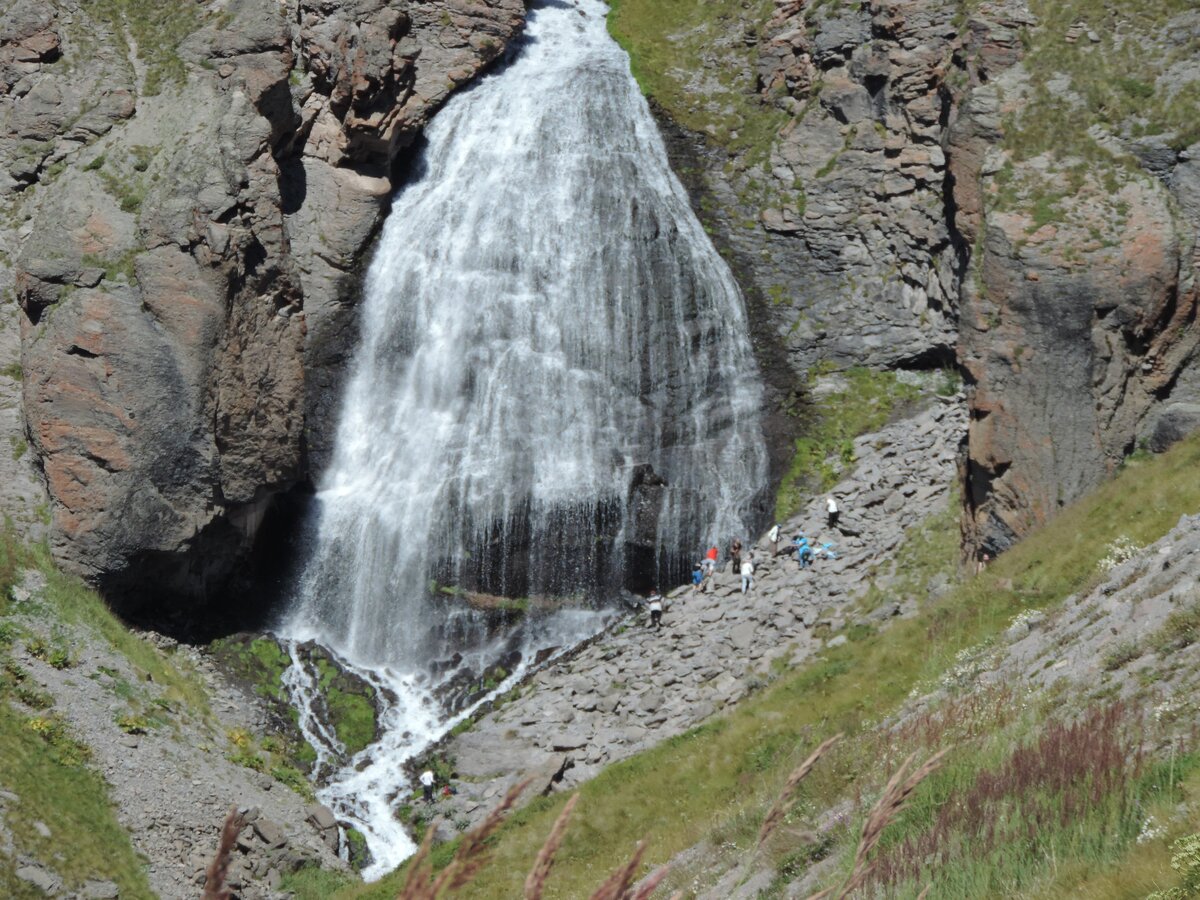 Водопад девичьи косы Кабардино-Балкария