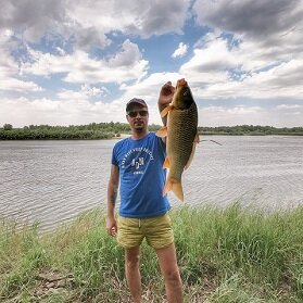Кстати, шашлык из Сазана можно готовить не только на рыбалке, но и на даче или пикнике, хватит уже есть шашлыки из свинины и говядины, пришло время пробовать рыбные шашлычки.